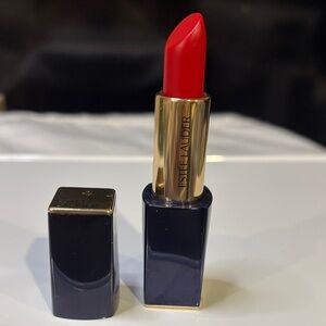 Estee Lauder lipstick 330 NAMEDROPPER